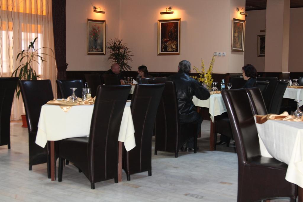 Hotel Zimbru Campulung Moldovenesc Luaran gambar